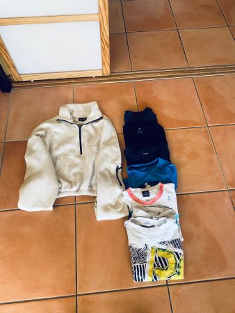 Lot de vêtements enfant 10 ans Envoi possible/Versand möglic