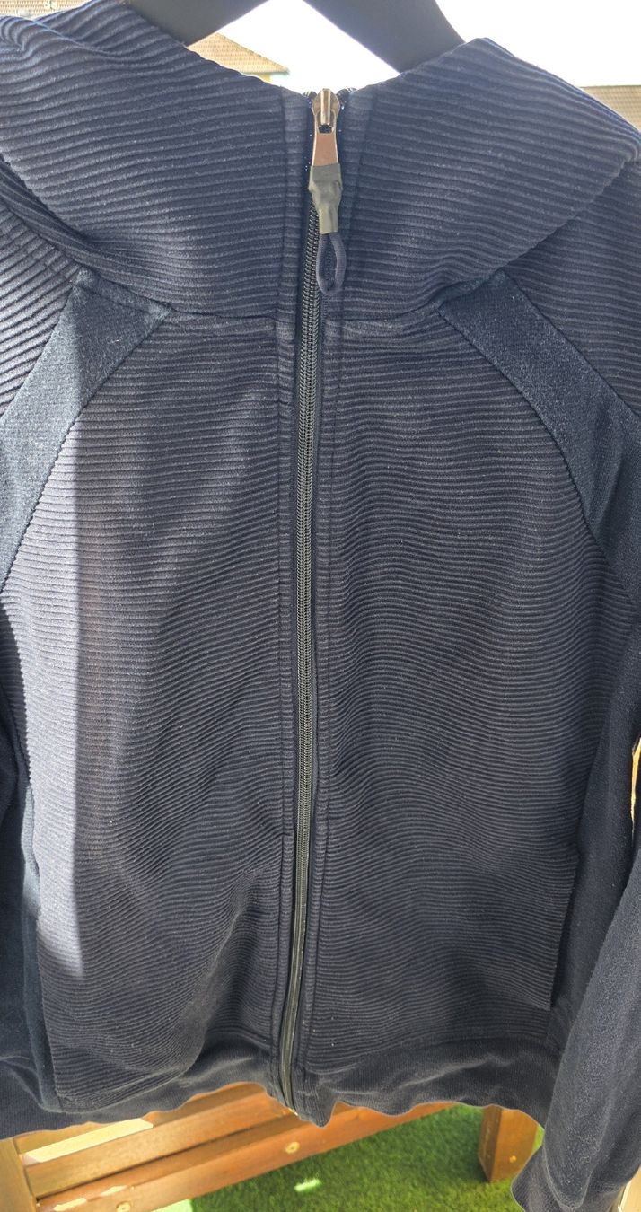 Jacken: Veste /gilet/ pull bleu marine taille XL Cecil – Gebraucht aus Yverdon-les-Bains von van_dq65 6