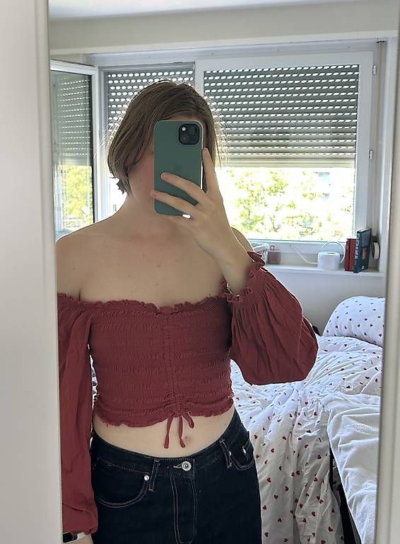 Tops: FOREVER 21 BURGUNDY CROPPED TOP – D'occasion à Zürich par cla_l2t2