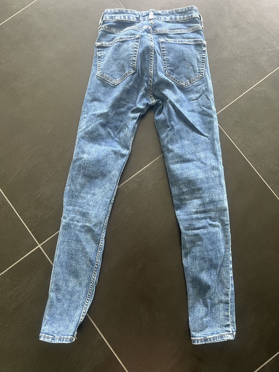 Mango Jeans: Blaue Mango Jeans, Grösse 32 – Usato da Bilten venduto da and_6hjn 2