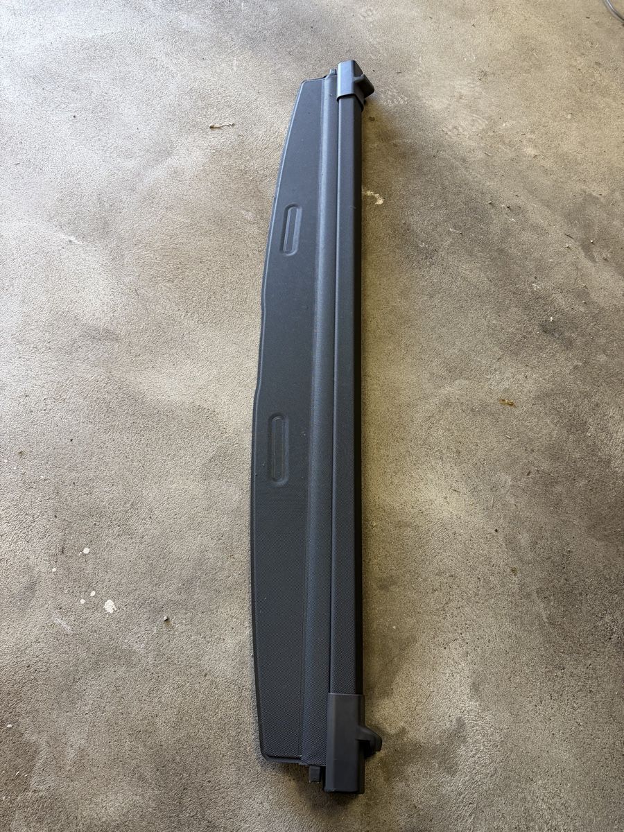VW Toutes les pièces auto: VW Laderaumabdeckung T6 Multivan 7E5867773 86G – D'occasion à Fehraltorf par flo0606 3