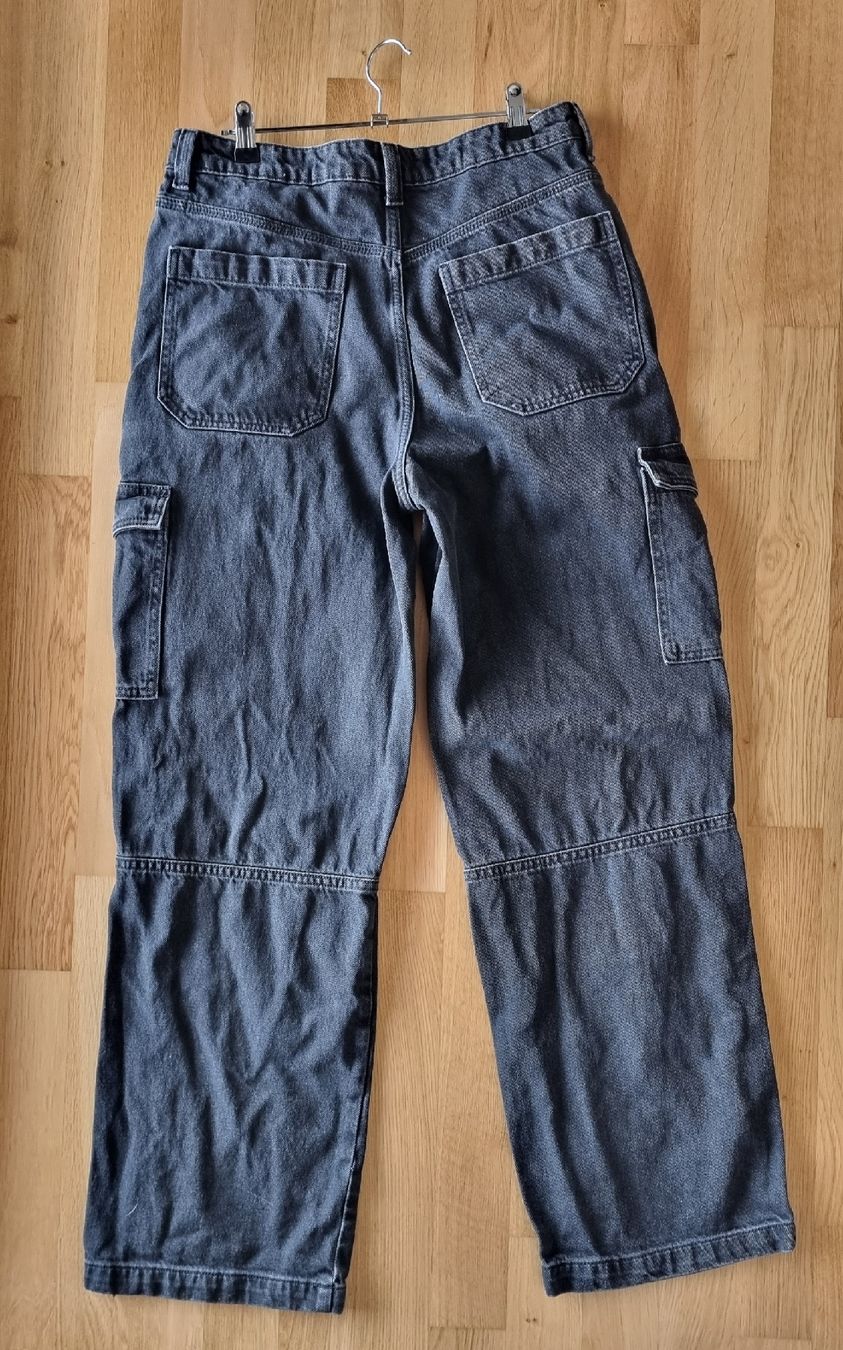 H&M Jeans: H&M Cargo Jeans, dunkelgrau, Grösse 40 – Usato da Düdingen venduto da 20m_f8bn 2
