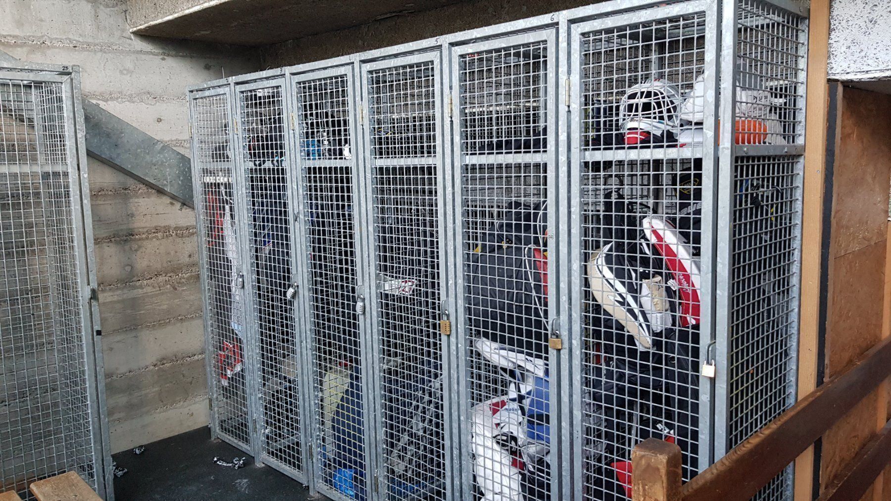 Garderobe: Casier pour vestiaire sport – Gebraucht aus Bassecourt von GarageCarxpert 2