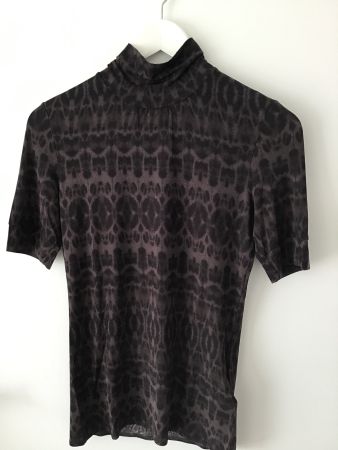 MARC CAIN KURZARM SHIRT MIT ROLLKRAGEN GR. 3