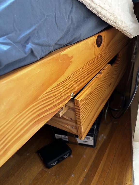 Letti: Bett 90*200 - Gratis – Usato da Zürich venduto da camikaze 1