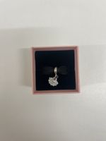 Charm zu Armband Muschel Silber mit Steinen guter Zustand