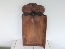 Antikes Schneidebrett für Brot oder Tabak daiert 1766