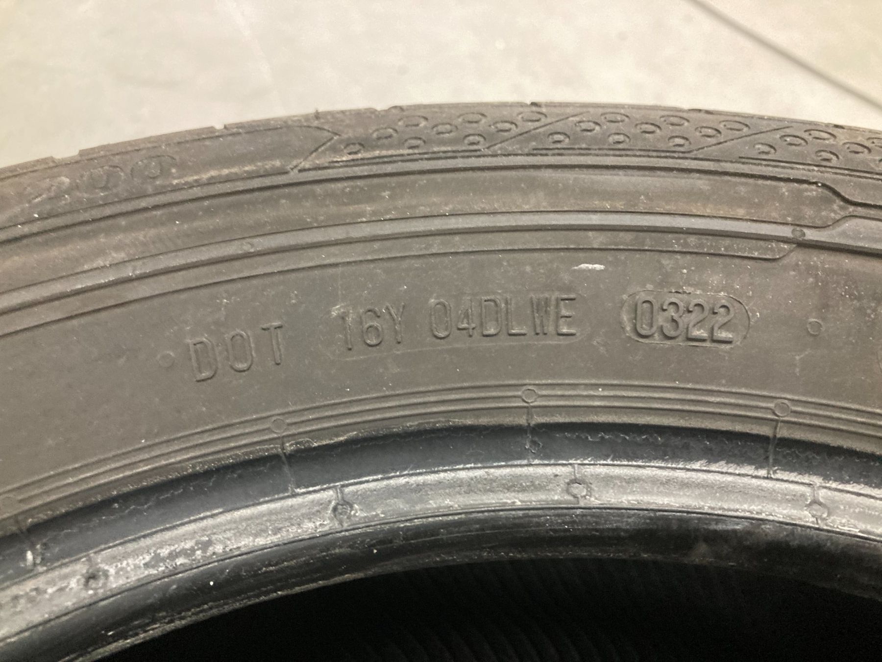 Continental Pneumatici & Ruote complete: 225/55R17 Sommerpneu Continental – Usato da Cham venduto da WB2223 1