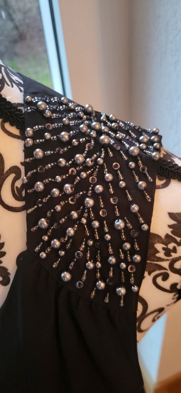 H&M Vestiti: Robe noire H&M perlée élégante taille 36 – Usato da la tour de peilz venduto da alegre02 2