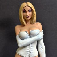 MARVEL – WHITE QUEEN (EMMA FROST) STATUE – *LTD. & SELTEN*❄️