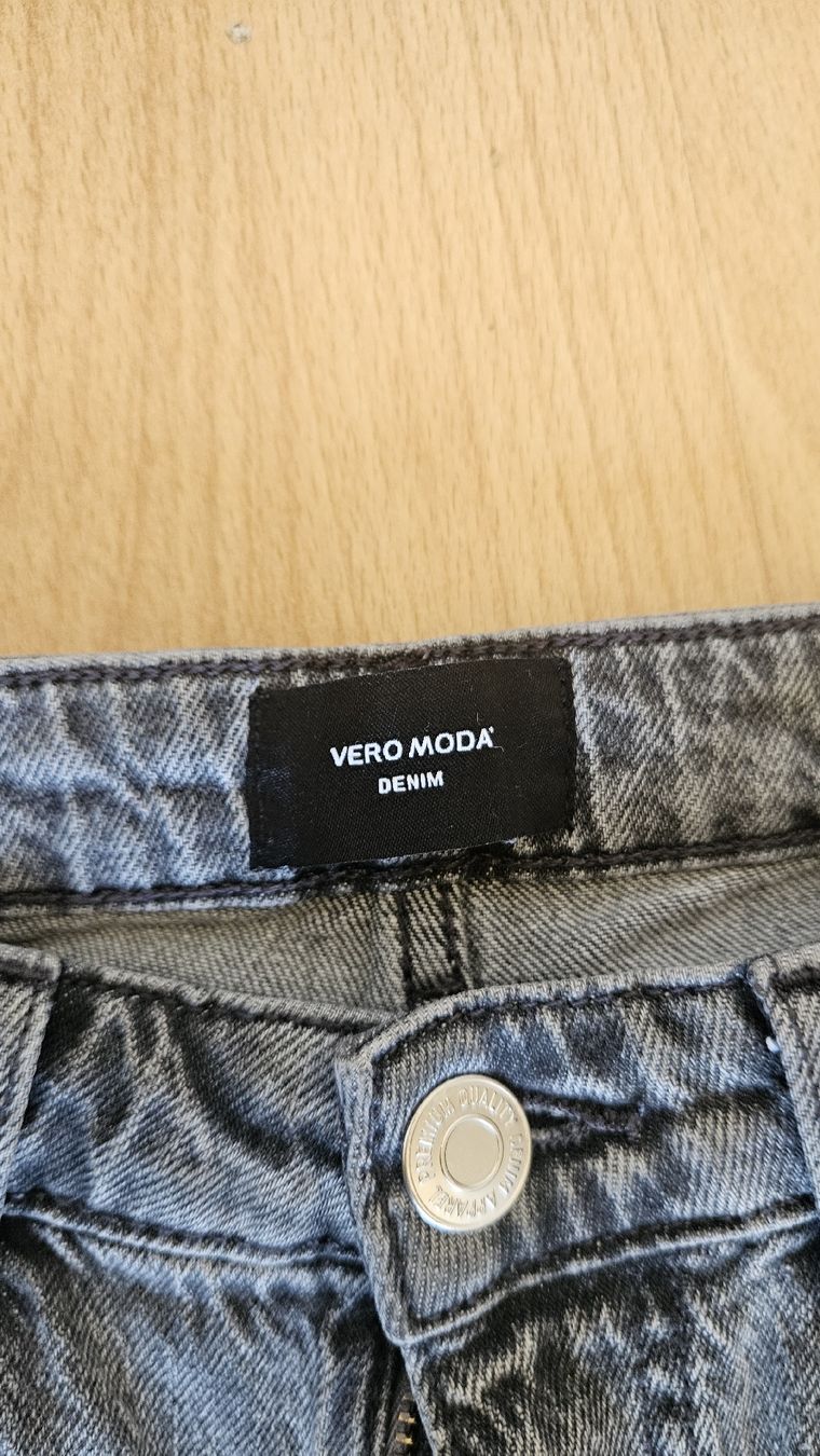 Vero Moda Jeans: VERO MODA Baggy Jeans – Usato da Rheinfelden venduto da DHS 2