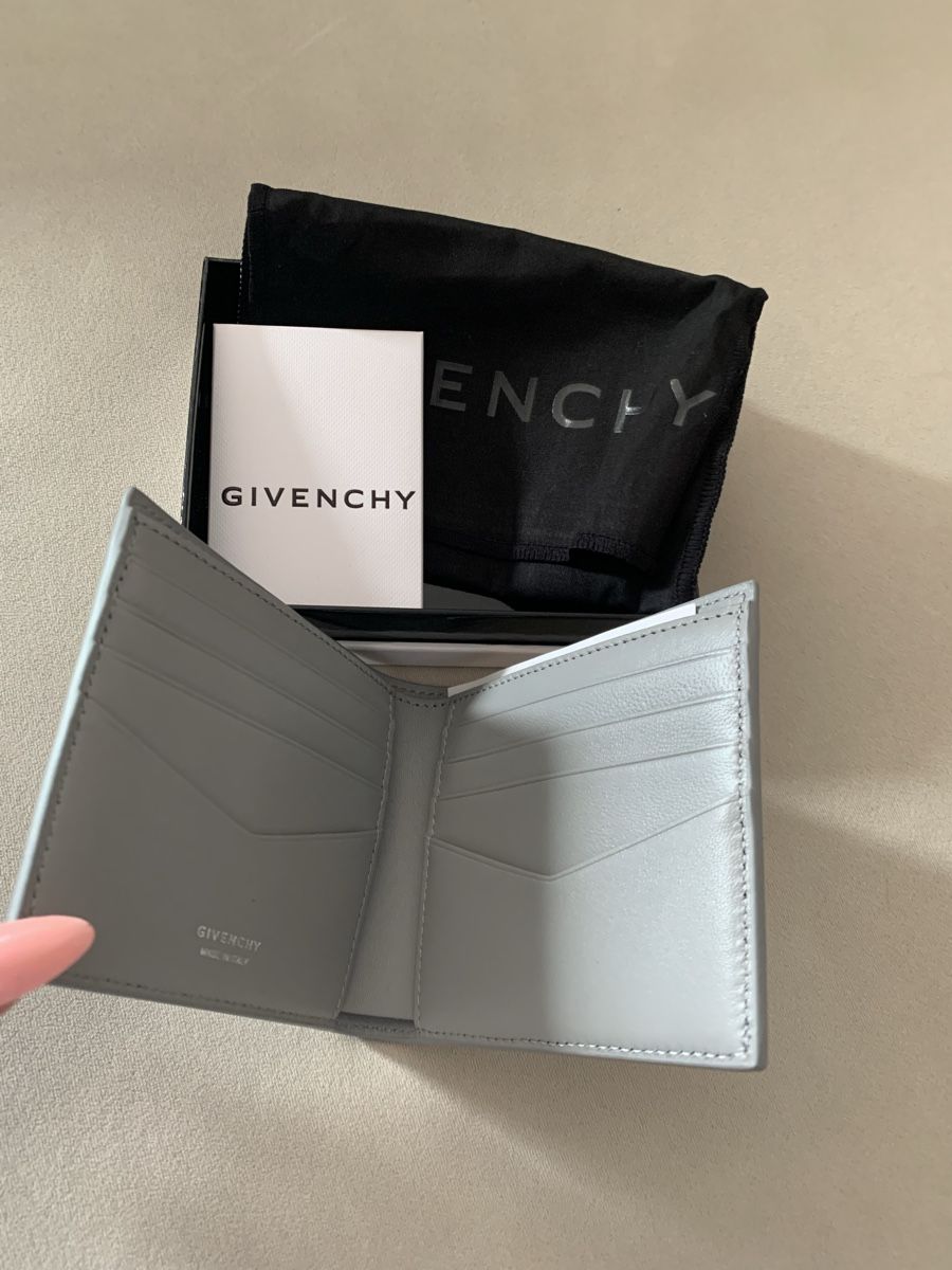 Givenchy Portafogli: Givenchy Geldbörse – Nuovo (secondo la descrizione) da Bergdietikon venduto da zor_856j 5