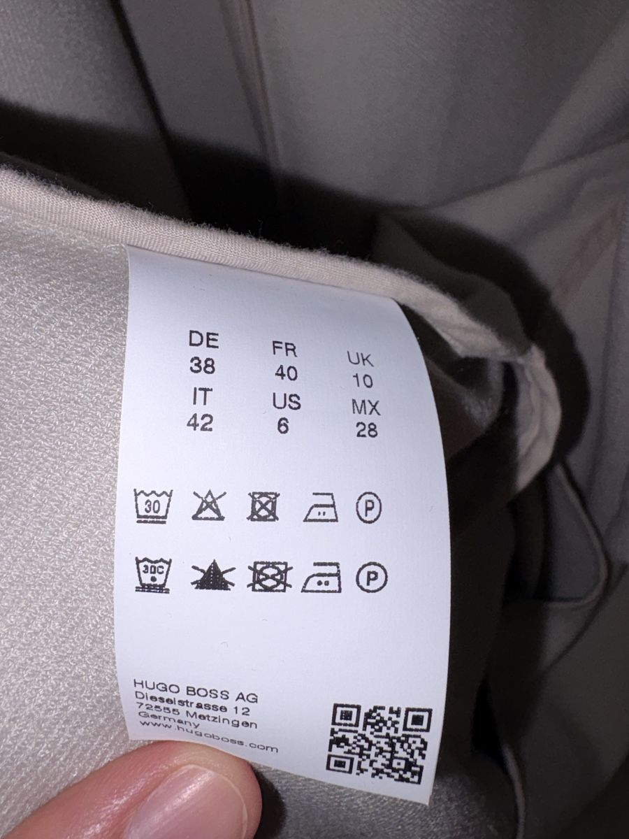 Hugo Boss Vestes: BOSS Vest – D'occasion à Cham par Drukkerij 3