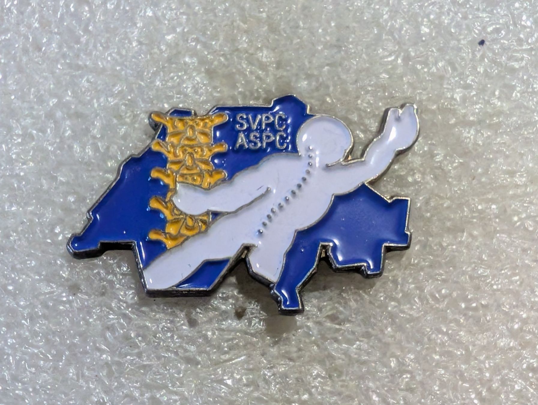 Plaketten & Abzeichen: Ansteckpin 132: SVPC – Gebraucht aus Oppligen von Pin-Fall-Shop