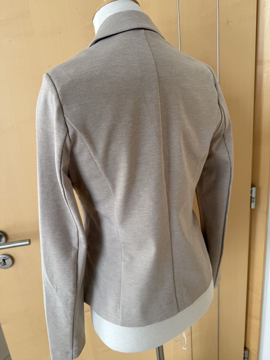 Jacken: Jacke – Gebraucht aus visp von Kmemo1 1