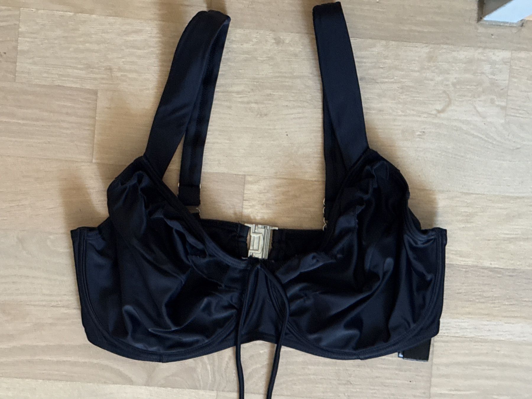 Badekleider & Bikinis: Bikini Oberteil, 85E – Gebraucht aus Amriswil von used2use