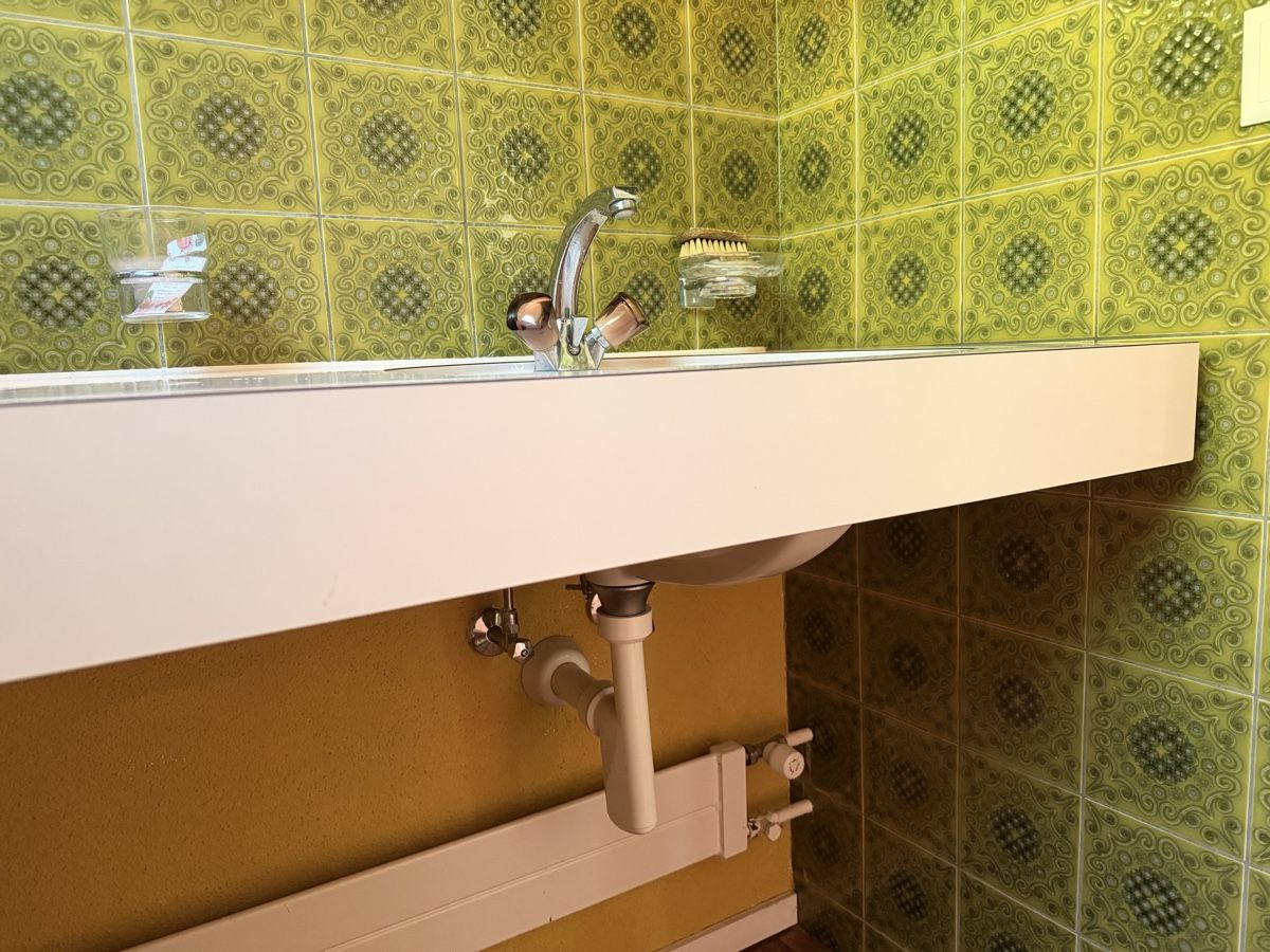 Mobili per bagno: Vintage Waschtisch / Waschtischkombination Komplett – Usato da Richterswil venduto da Denhaltnoed 1