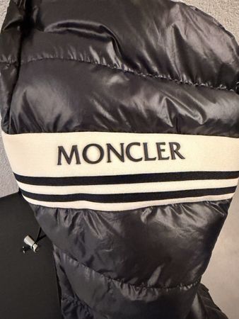 Doudoune sans manches Moncler à capuche – Taille L-XL – Exce