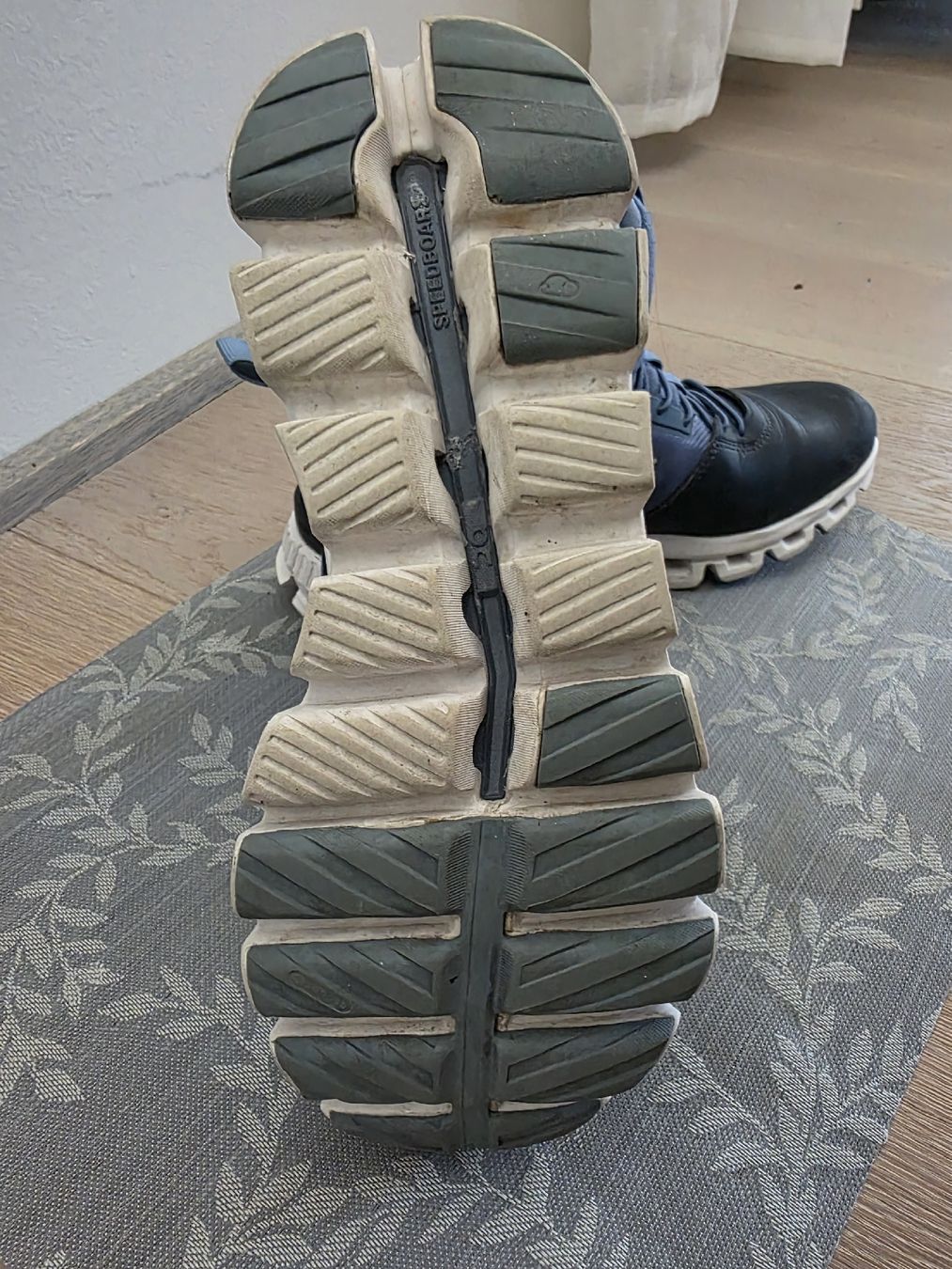 On Damenschuhe: ON Running Boots Grösse 39 Zustand gut – Gebraucht aus Rikon im Tösstal von Quimy68 2