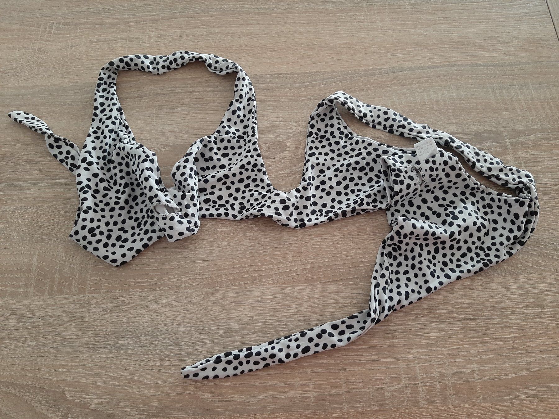Costumi da bagno & Bikini: Bikini-Oberteil getupft, Gr. L, in der Mitte zum Binden – Usato da Menziken venduto da Rien1 3