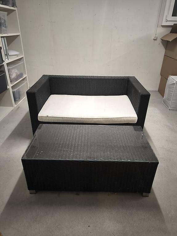 Divani: Gartenlounge 2er-Sofa mit Tisch aus Polyrattan – Usato da Gutenswil venduto da Benist89