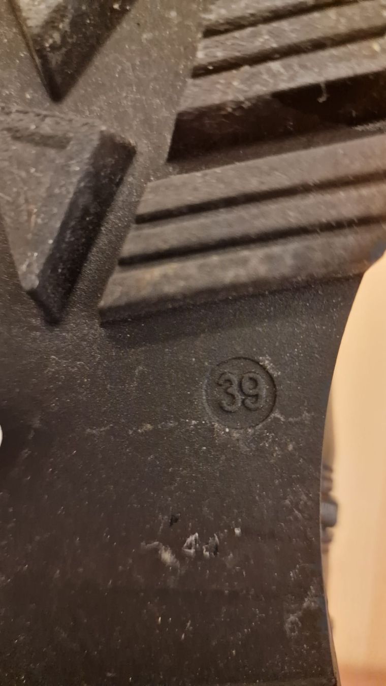 Scarpe da donna: Winter Boots, Schwarz, Grösse 39, – Nuovo (secondo la descrizione) da St.Gallen venduto da Avena135 3