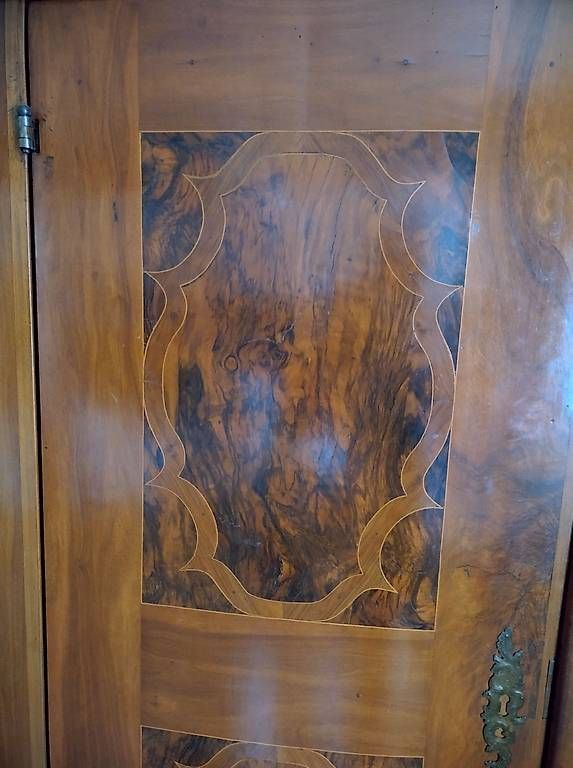 Armadi: Flachbarock-Steckschrank aus Nussbaum – Usato da Buttwil venduto da Mafu71 1
