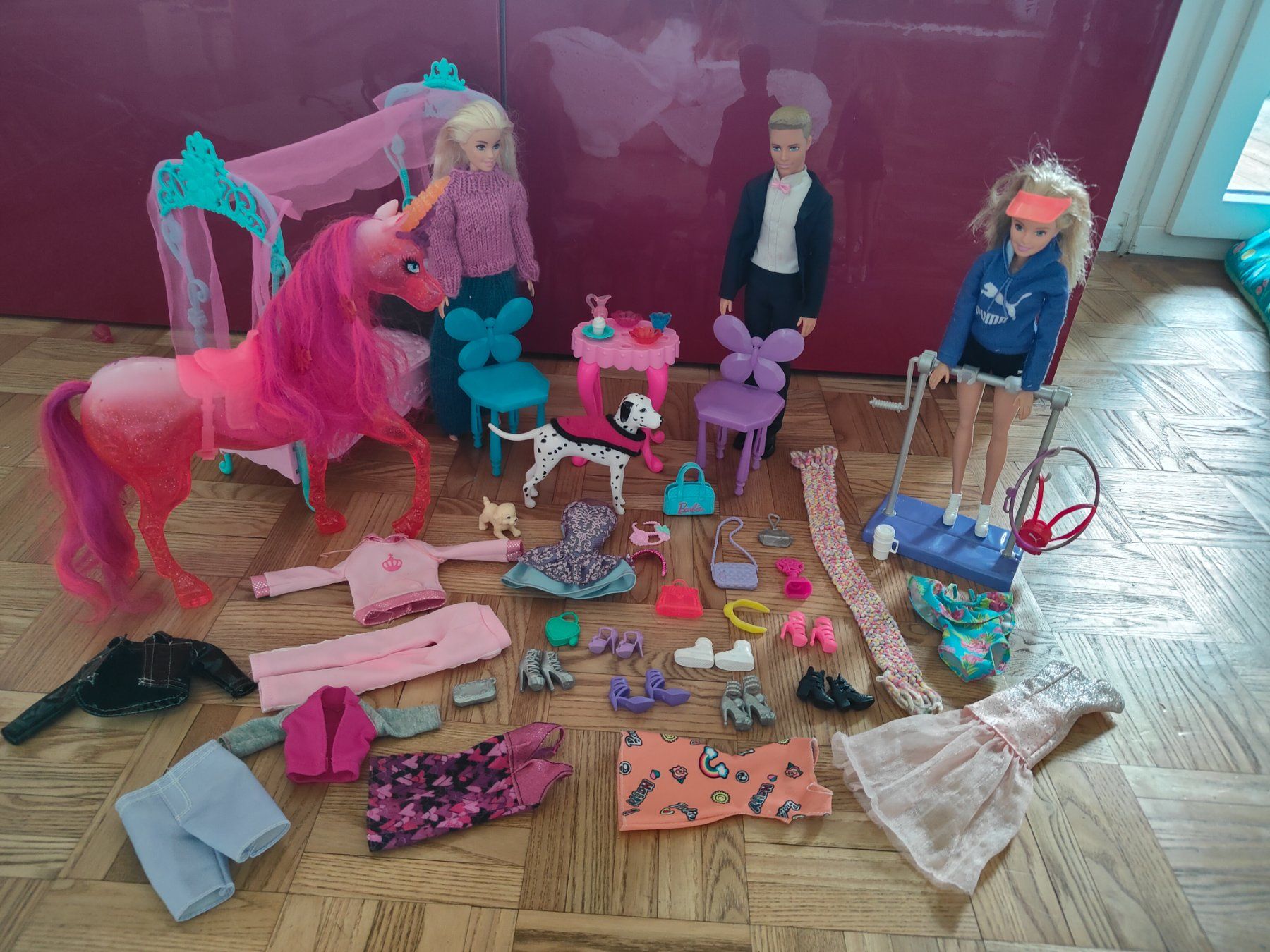 Giocattoli: Barbiepuppen mit Zubehör – Usato da Hinwil venduto da grb02