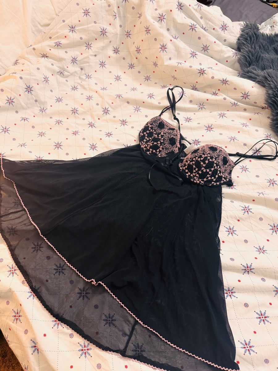Altra biancheria intima: Lingerie noire délicate, taille L – Usato da Avry-sur-Matran venduto da Anarda 2