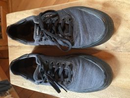 Adidas Turnschuhe schwarz Grösse 40 leichte Gebrauchsspuren