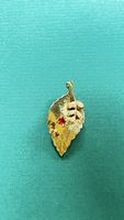 Vergoldet Blatt m/Rot Anhänger (1,5x3cm)