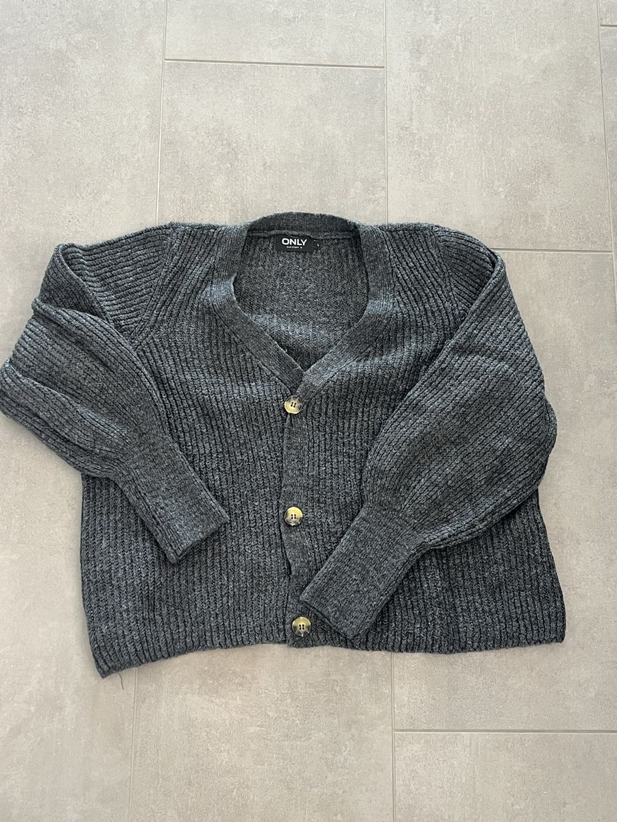 Kleiderpakete: 5x Pullover – Gebraucht aus Reichenburg von Caroline_1989 4