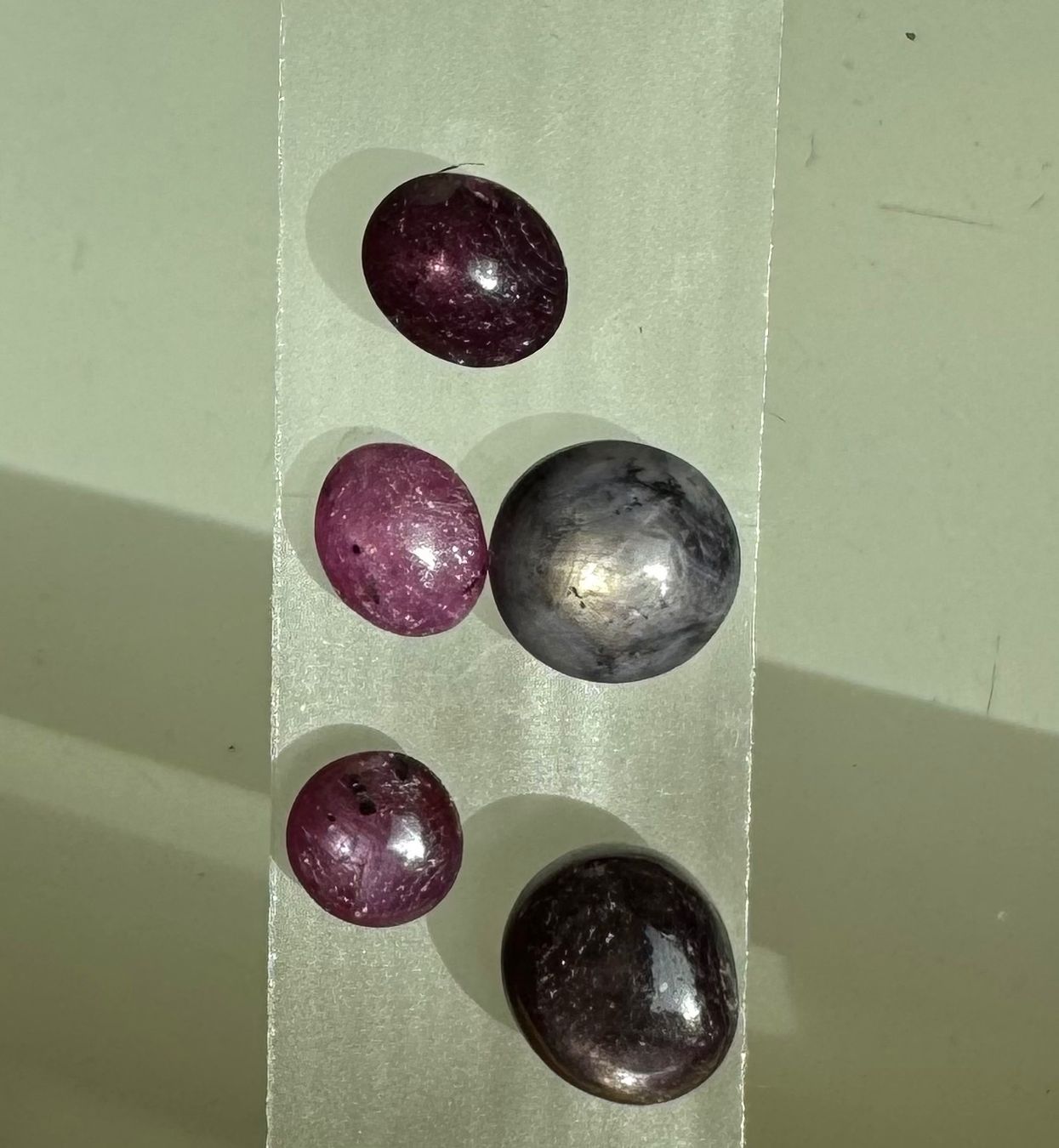 Pietre preziose: Stern Rubin 5 Cabochons wunderschön ECHT – Nuovo e nell'imballaggio originale da Leuggern venduto da gemshow 9