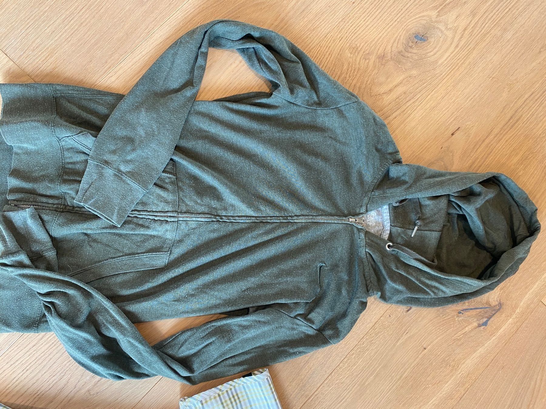 Nike Camicette: Haglöfs Wanderbluse mit Nike Jacke xs/s – Usato da Neftenbach venduto da Sunnystreet 3