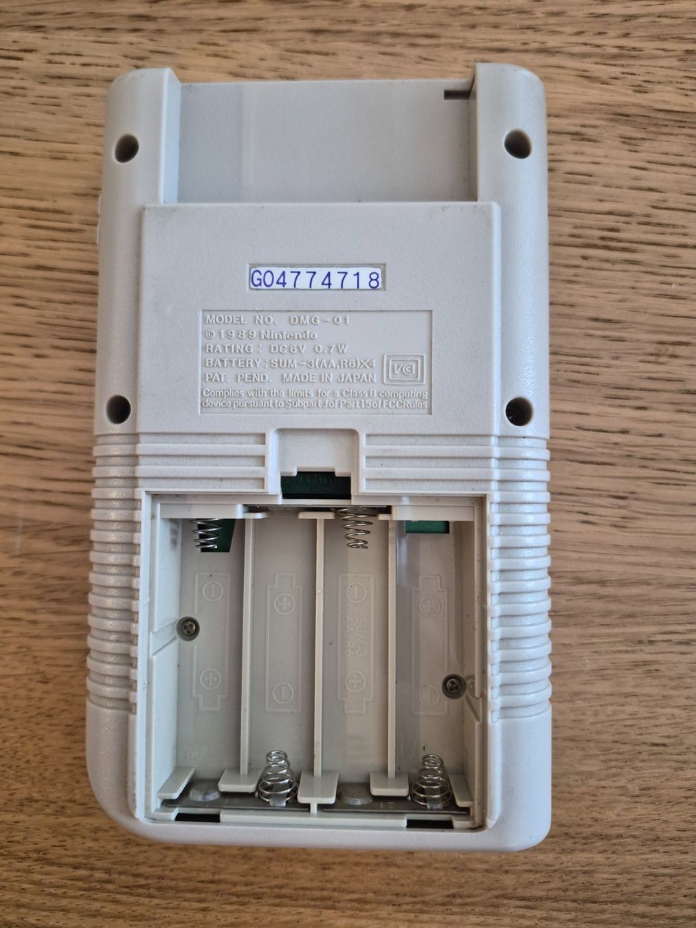 Nintendo Console: DMG-01 Gameboy Launch Edition mit der Nr. G-04!! – Usato da Hermetschwil-Staffeln venduto da Hakicards 2