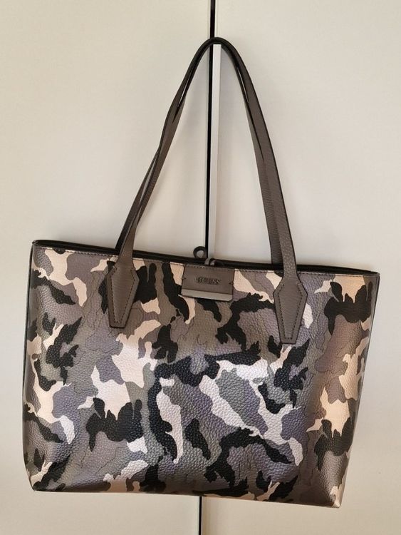 Sac Guess Bobbi Camouflage GUESS Wendetasche Camouflage (D