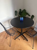 Vitra Bistrotisch und Stühle