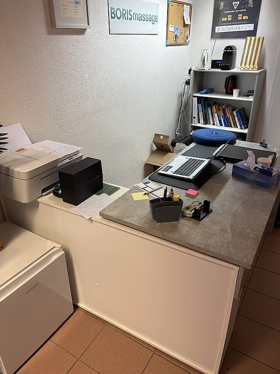 Set di tavolo e panche: Diverse Möbel gratis  – Usato da Fribourg venduto da boebele88 2
