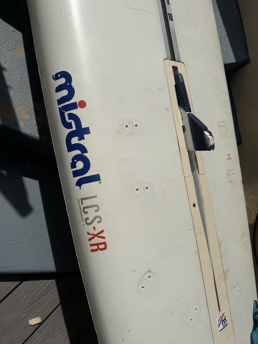 Mistral Tavole da surf e di nuoto: Planche à voile Mistral ÉQUIPE LCS-XR – Usato da Chexbres venduto da rochecolombe 2