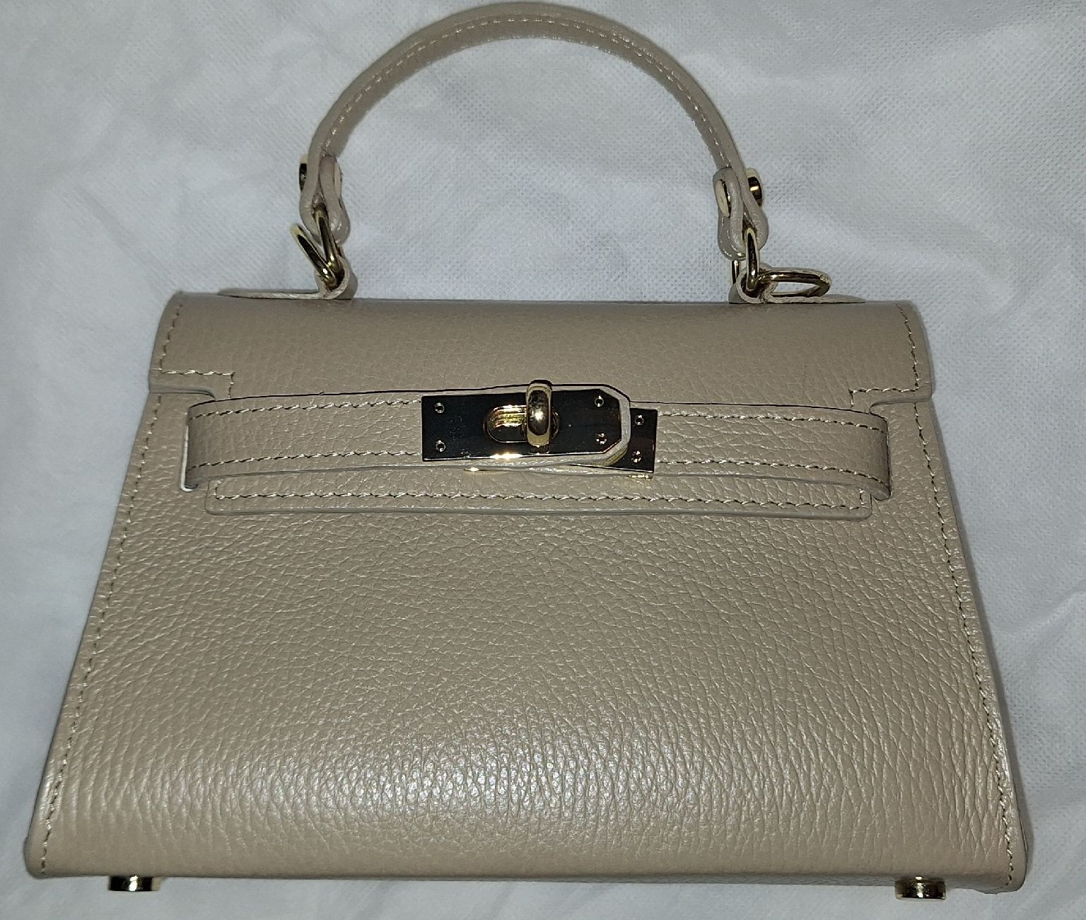 Borse da donna: Kleine Tasche aus echtem Leder – Nuovo (secondo la descrizione) da Wilen b. Wollerau venduto da kat_35