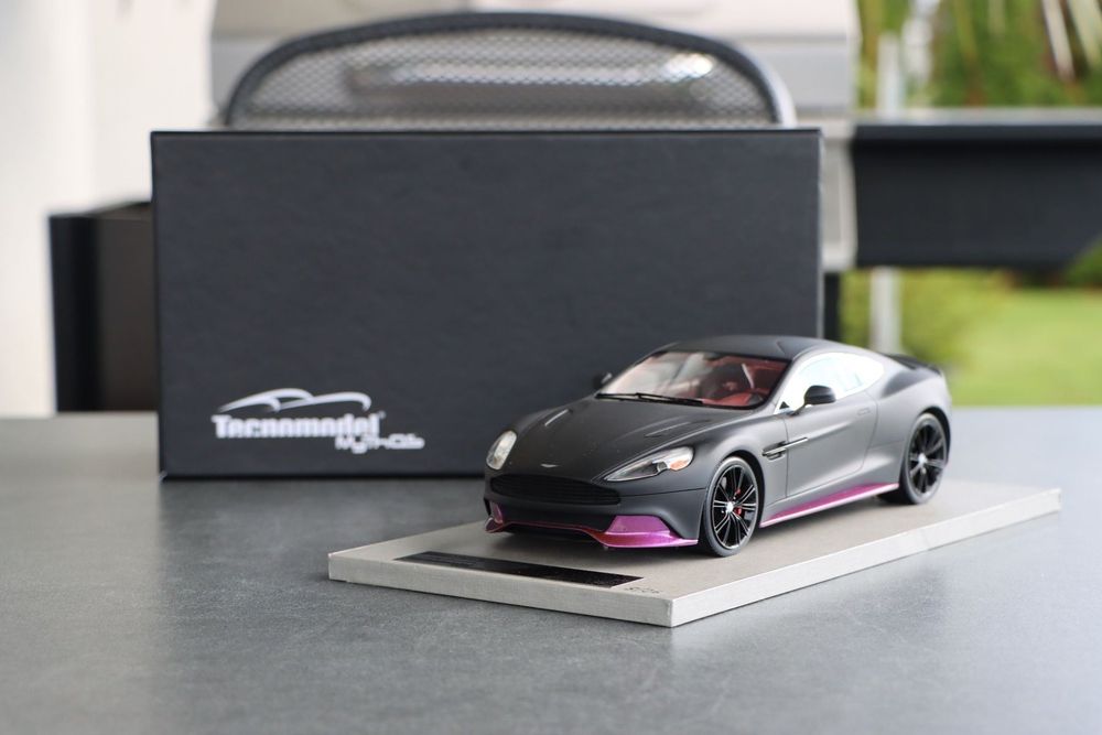 Miniature Aston Martin Vanquish 1/43 – Minichamps TopGear – Neuve – 2004