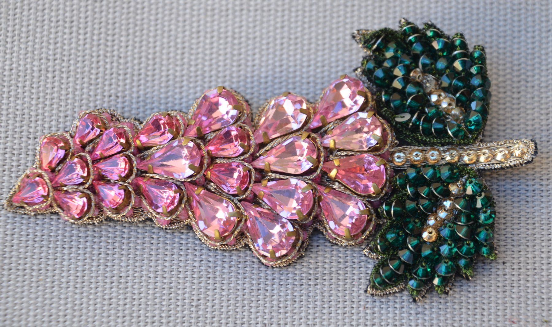 Gucci Broschen & Nadeln: Gucci Kristallbrosche / Broche en cristal – Gebraucht aus Collonges von arashee 1