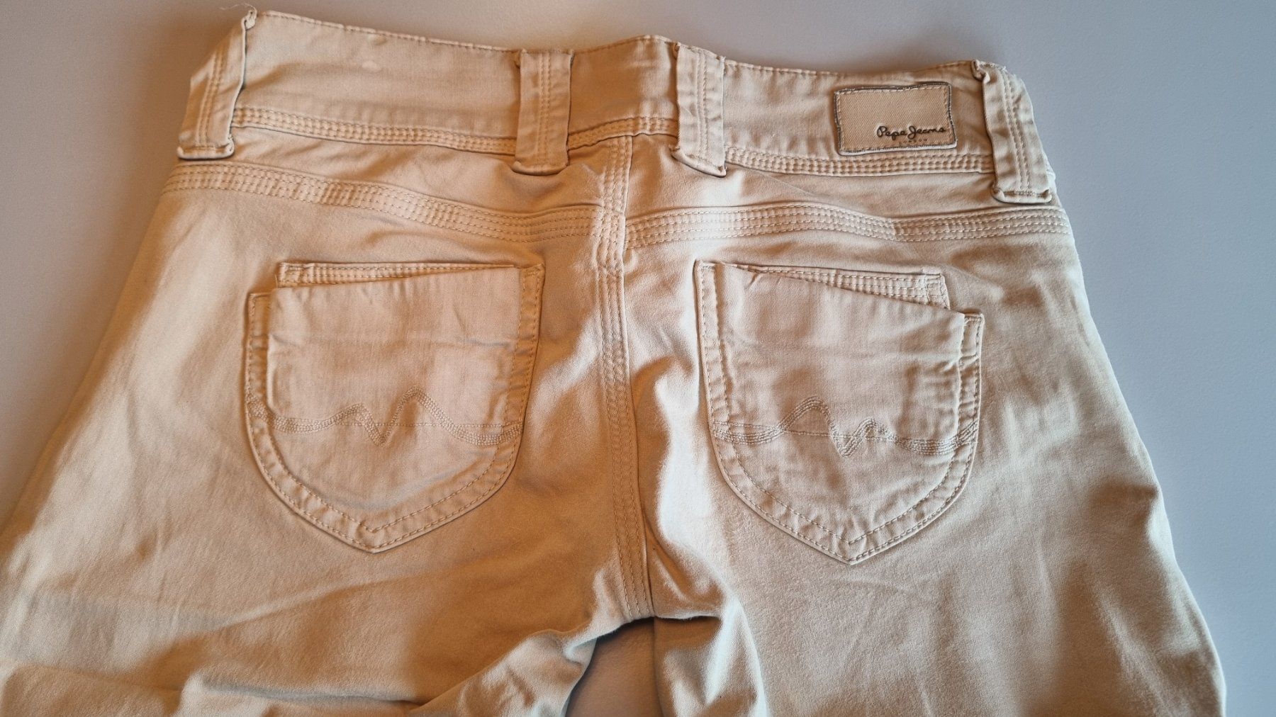 Pepe Jeans Jeans: Pepe Jeans Beige Gr. S – Usato da Tägertschi venduto da Fank111 1