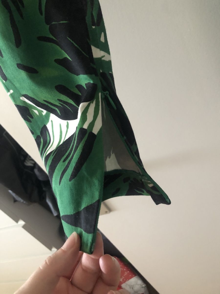Zara Pantaloni: Pantalon imprimé jungle Zara – Usato da Onex venduto da kattrina 2