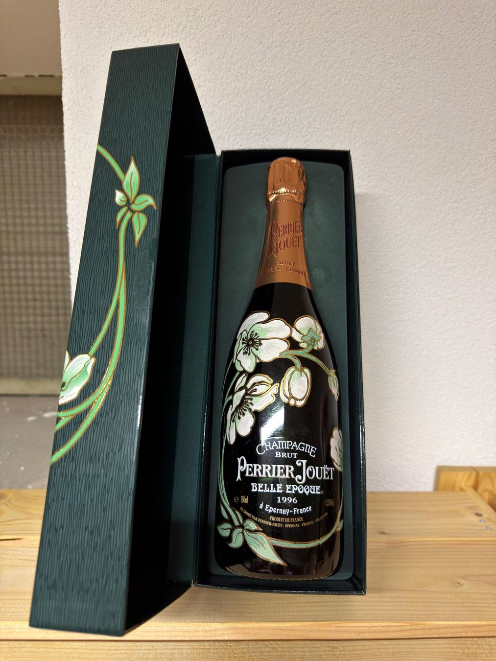 Vino: Limited Edition Belle Epoque 1996 – Nuovo e nell'imballaggio originale da Fescoggia venduto da AmazingDesignObjects 1