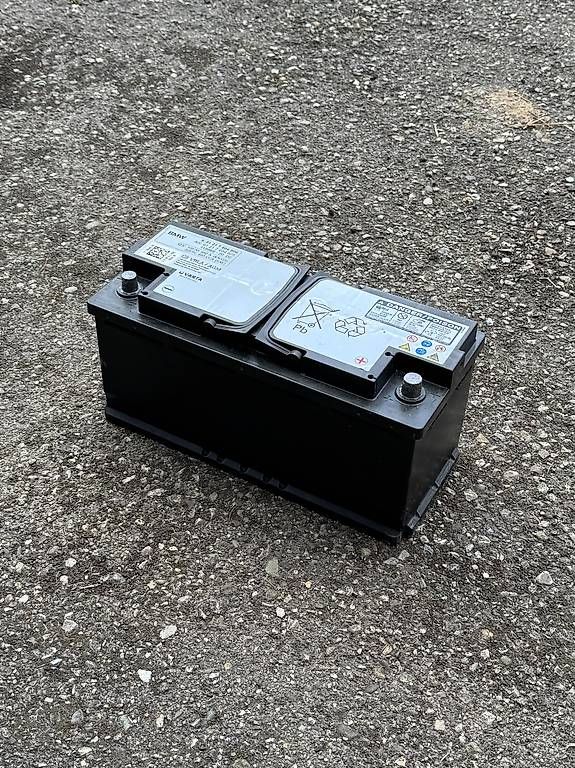 BMW Batterie: Batterie BMW originale 12V 105Ah 950A – Usato da Engollon venduto da Winters91 2