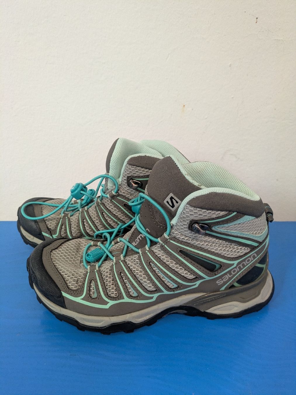 Salomon Chaussures hommes: Salomon Wanderschuhe Gr.36 – D'occasion à Basel par Flu_mgg5