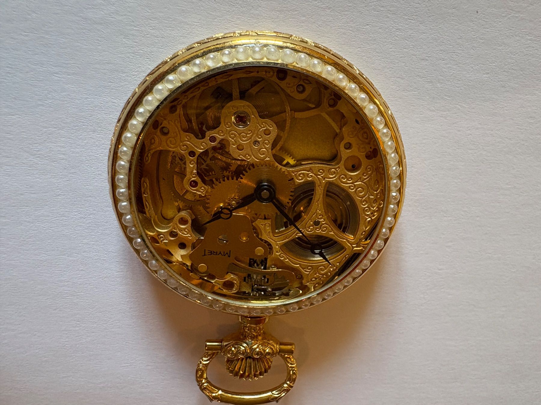 Uhren: Elegante Vintage MYRET Taschenuhr, Blumendesign, Goldoptik – Gebraucht aus Murten von Tzaugg 3