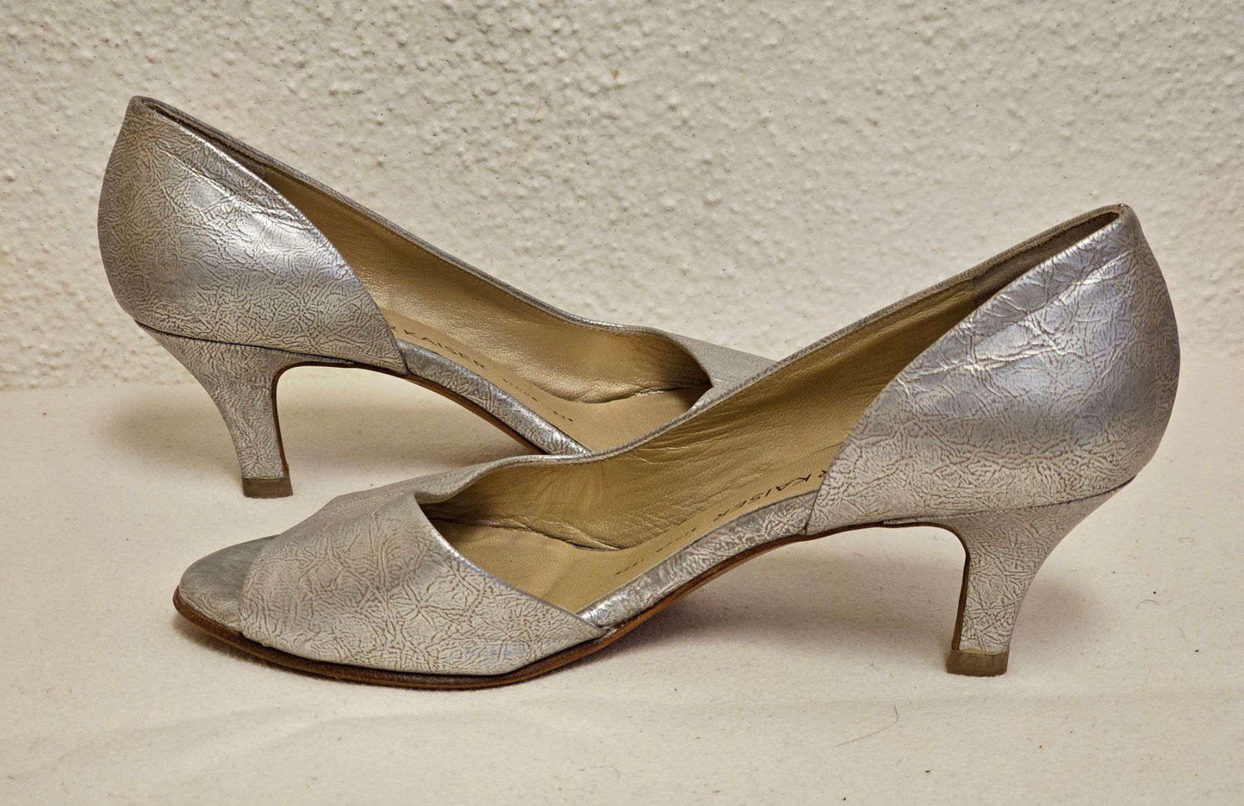 Kaiser Scarpe da donna: Peter Kaiser Damen Pumps Leder Silber Abendschuhe Gr.5 – Usato da Urdorf venduto da ole_mrp9 6