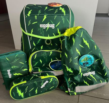 Ergobag Cubo Schulrucksack Set Grün Blitz Motiv - GEREINIGT